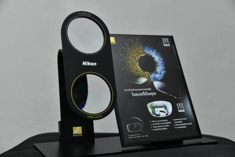 “นิคอน” ก้าวสู่ศักราชใหม่ ส่งเลนส์แว่นสายตาแห่งอนาคต “Nikon SeeMax Ultimate” ปฎิวัติวงการอีกครั้ง ด้วยโครงสร้างเลนส์มากกว่าสี่ร้อยล้านรูปแบบชูกลยุทธ์ Personalization เดินหน้าขยายฐานลูกค้าไฮเอนด์