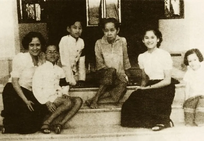 กระทรวงวัฒนธรรม และมูลนิธิสมเด็จพระพันวัสสาอัยยิกาเจ้า ขอเชิญร่วมเฉลิมพระเกียรติและน้อมรำลึกพระกรุณาธิคุณ “สมเด็จพระพันวัสสาอัยยิกาเจ้า” ในนิทรรศการ “ปทุมนิวาสราชพิพิธภัณฑ์” ระหว่างนี้ถึงวันที่ 26 มกราคม 2563 ณ ไลฟ์สไตล์ ฮอลล์ ชั้น 2 สยามพารากอน