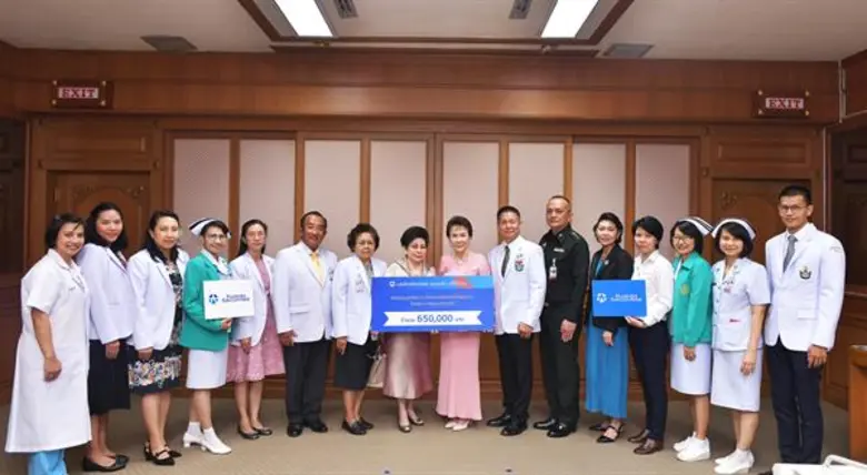 คุณบุญพร บริบูรณ์ส่งศิลป์ ประธานเจ้าหน้าท...