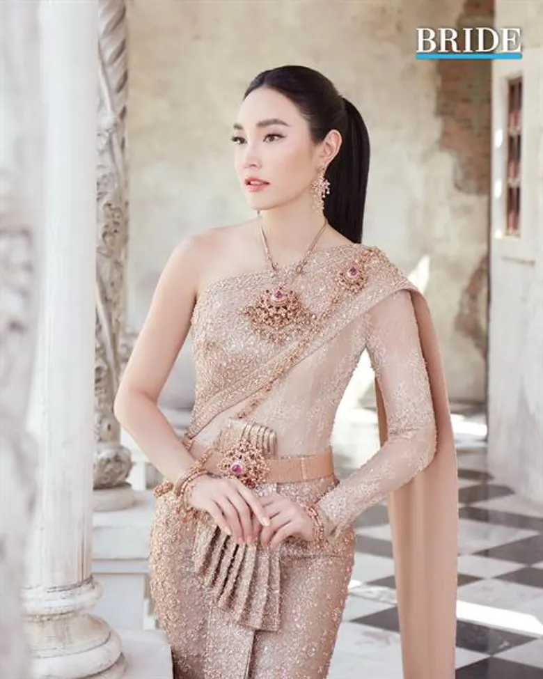 นิตยสาร Bride Magazine ฉบับพิเศษ Vol.8 “เมย์-พิชญ์นาฏ” ซ้อมใส่ชุดแต่งงานแบบไทย ขึ้นปก Bride Magazine ฉบับพิเศษเตรียมลุ้นข่าวดีเร็วๆ นี้