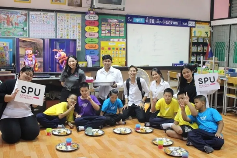 นศ.ม.ศรีปทุม จิตอาสา ร่วมกิจกรรมส่งมอบความสุข ร.ร.บางบัว วันเด็กแห่งชาติ 2563