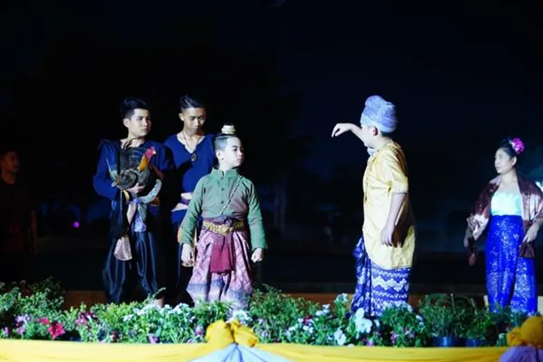ลำปางจัดงานน้อมรำลึกสมเด็จพระนเรศวรฯ ปี 7 'อั้ม-อธิชาติ’ ปลื้มสวมบทพระนเรศฯ สุดอิน