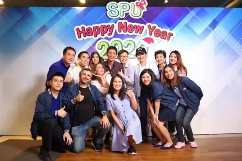 มหาวิทยาลัยศรีปทุม จัดงานปาร์ตี้ วันฟ้าให...
