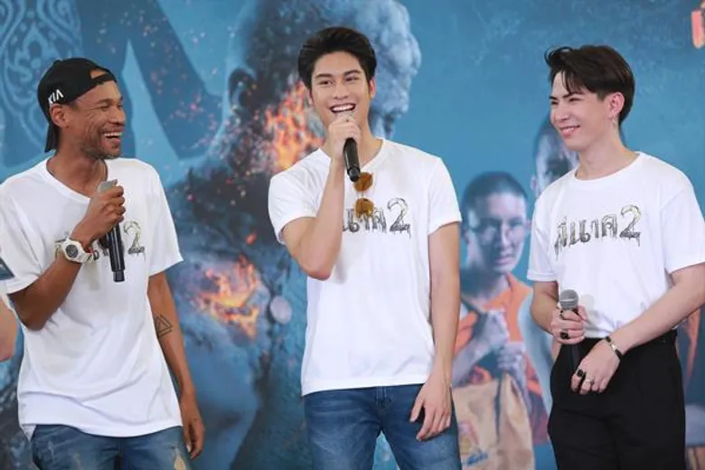 “พี่นาค 2” เปิดตัวขนทัพนักแสดงมาพร้อมกับขบวนแห่ช้างบวชนาคใจกลางเมืองเข้ายึดพื้นที่อนุสาวรีย์ชัยสมรภูมิ