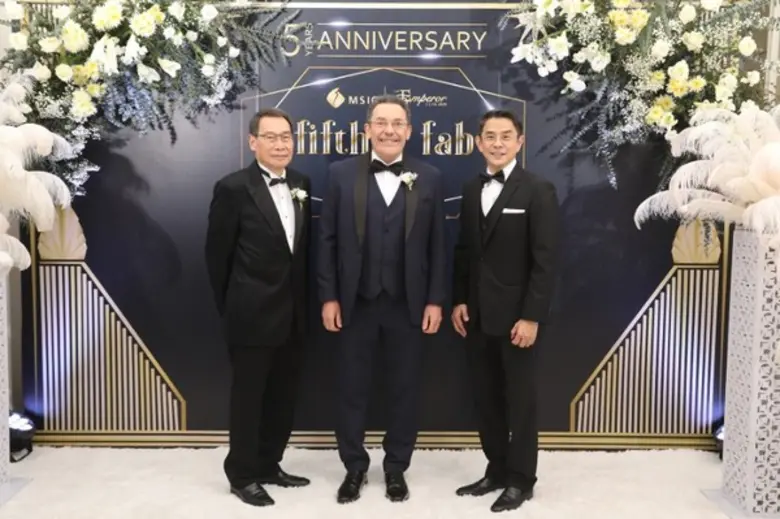 นายอลัน วิลสัน ประธานเจ้าหน้าที่บริหาร เอ...