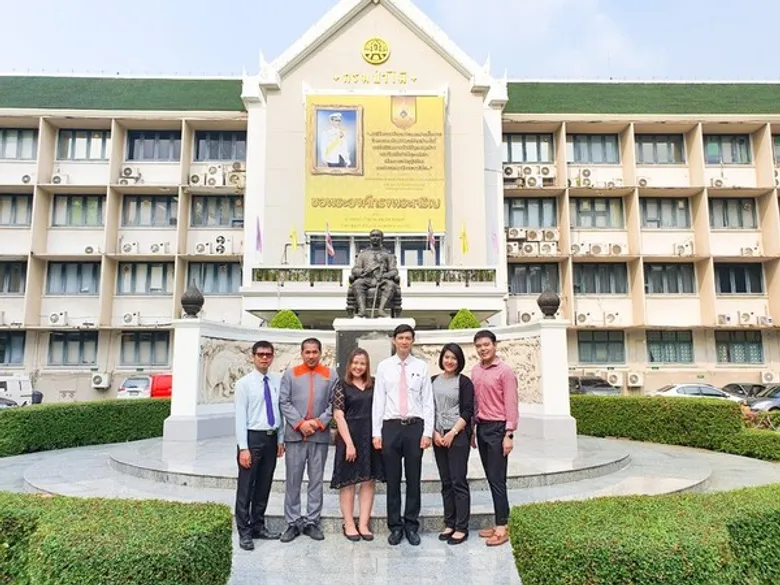 โรงแรมแกรนด์ เพรสซิเดนท์ สุขุมวิท 11 ร่วมบริจาคปฏิทินตั้งโต๊ะเก่า นำไปทำอักษรเบรลล์เพื่อผู้พิการทางสายตา