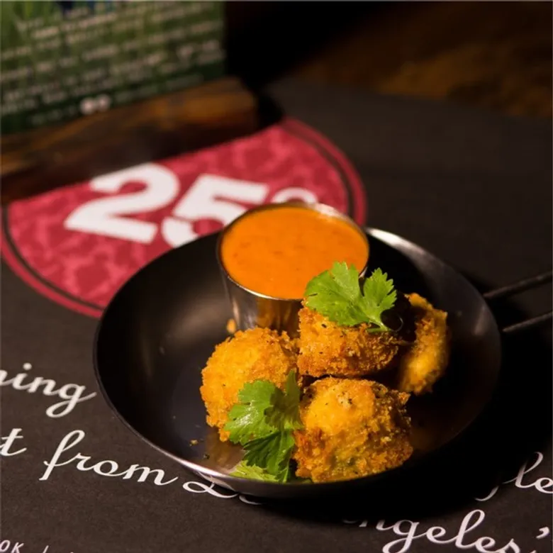 จากฟาร์มสู่เบอร์เกอร์ กับเชฟแบล็ค ที่ร้านทเวนตี้ไฟว์ ดีกรีส์