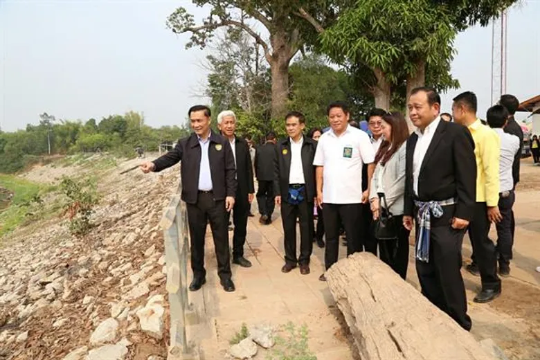รัฐมนตรีช่วยว่าการกระทรวงมหาดไทย ลงพื้นที่จังหวัดบึงกาฬ ติดตามการดำเนินโครงการก่อสร้างเขื่อนป้องกันตลิ่งริมแม่น้ำสงคราม