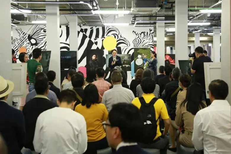 The Fighters Project (เดอะ ไฟท์เตอร์ โปรเจค) งานนิทรรศการภาพถ่ายและหนังสือ รวบรวมรายได้จากการจำหน่ายมอบให้มูลนิธิพัฒนาคนพิการไทย