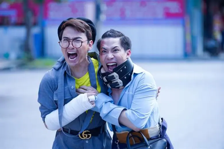 แม่มาแล้วจ้า...“เอม วิทวัส และ เจมส์ ภูริพรรธน์” สองเทยตัวแรง หลบให้ไกล หลีกให้พ้นใน “พี่นาค 2” ที่พกพาความฮา พร้อมมุกชุดใหญ่แบบจัดเต็ม
