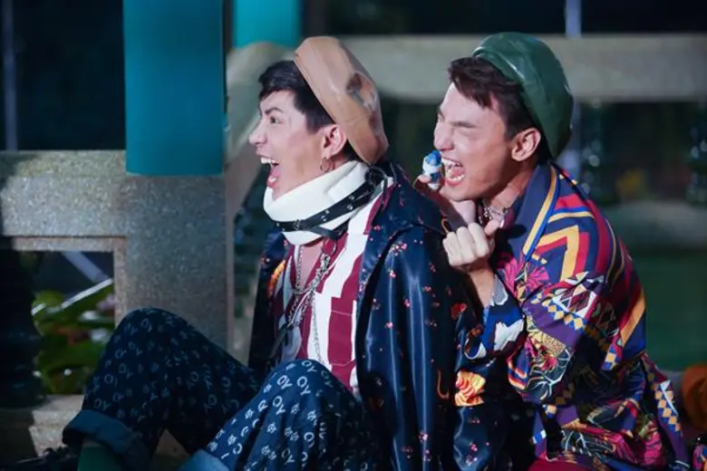 แม่มาแล้วจ้า...“เอม วิทวัส และ เจมส์ ภูริพรรธน์” สองเทยตัวแรง หลบให้ไกล หลีกให้พ้นใน “พี่นาค 2” ที่พกพาความฮา พร้อมมุกชุดใหญ่แบบจัดเต็ม