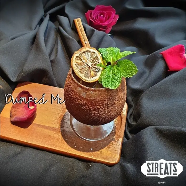 สตรีทส์ บาร์ โรงแรมไอบิส สไตล์ กรุงเทพ รั...