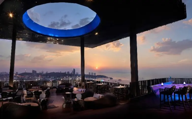 'Canadian Lobster’ Is Now On the Rooftop at Horizon, Hilton Pattaya