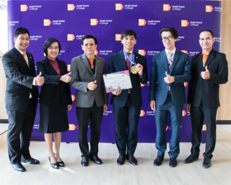 “ครองแชมป์เหรียญทอง” ที่ วิทยาลัยดุสิตธานี