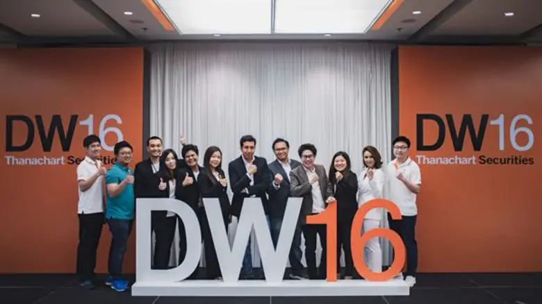 บล.ธนชาต รุกตลาด DW เดินหน้าให้ความรู้นัก...