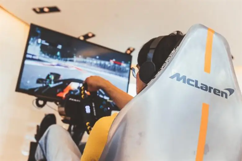 “McLaren Bangkok” เนรมิตอาณาจักรกลางกรุงเทพมหานคร เผยโฉมซูเปอร์คาร์รุ่นล่าสุด ตอกย้ำความเป็นผู้นำแห่งยนตกรรมสัญชาติอังกฤษ