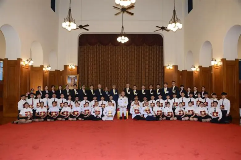 พระบาทสมเด็จพระเจ้าอยู่หัว ทรงพระกรุณาโปร...