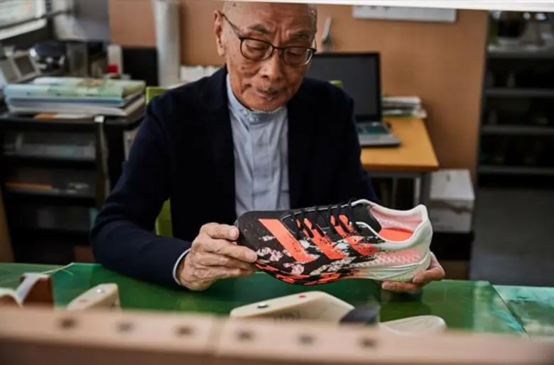 อาดิดาส เปิดตัวรองเท้าวิ่งระยะไกลที่เร็วที่สุดตลอดกาล “อาดิซีโร่ โปร” พร้อมทะยานสู่ตำแหน่ง “เจ้าความเร็วแห่งทศวรรษใหม่”