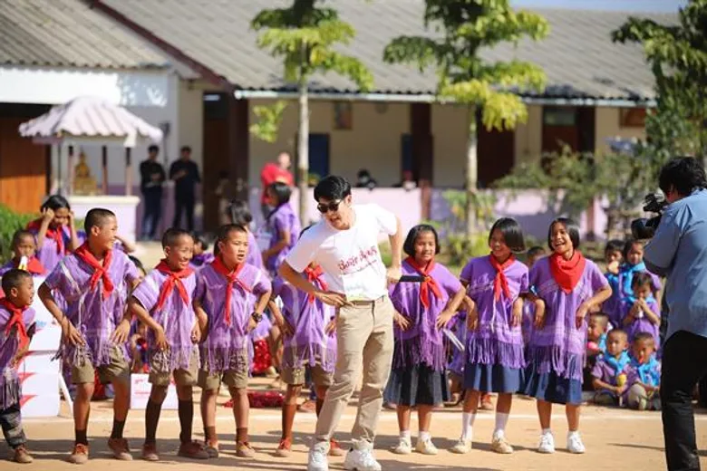 สุดทุกความสุข “ไปรษณีย์ไทย” โชว์จุดแข็ง “สุดทุกส่ง” ส่งต่อกิจกรรมส่งสุขส่งฟรี ให้นักเรียนโรงเรียน ตชด. ย้ำการเป็นผู้นำโลจิสติกส์