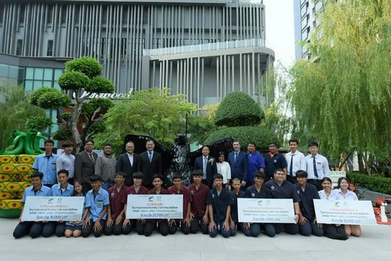 ภาพข่าว: โอ๊ควู๊ดฯ ศรีราชา มอบรางวัลสุดยอดประติมากรรม 3 มิติ จากยางล้อรีไซเคิล