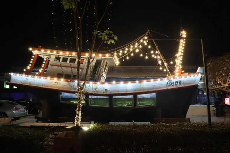 เคลลี่ ธนะพัฒน์ นั่งแท่นบริหารร้านอาหารทะเล เรือธง ซีฟู้ด มาร์เก็ต
