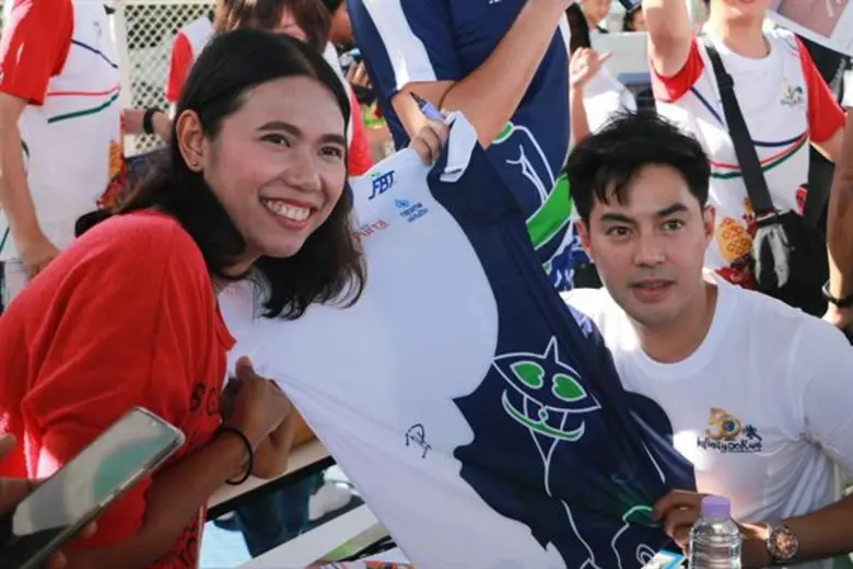 “บอย-เกรท-ชิปปี้” คึกคักวอร์มเท้าลงสนามพาวิ่งลงใต้ถิ่นกำเนิดยางพารา จ.ตรัง กับงาน “50th CH3 Charity Infinity Run วิ่งส่งต่อความรักไม่สิ้นสุดกระจายความสุขทั่วไทย”