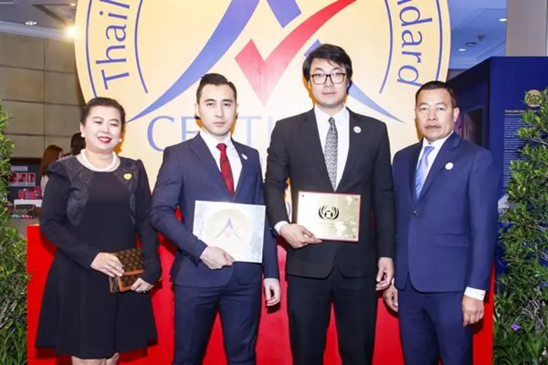 คุณชวลิต กาญจนเสวี ผู้จัดการทั่วไป โรงแรม...