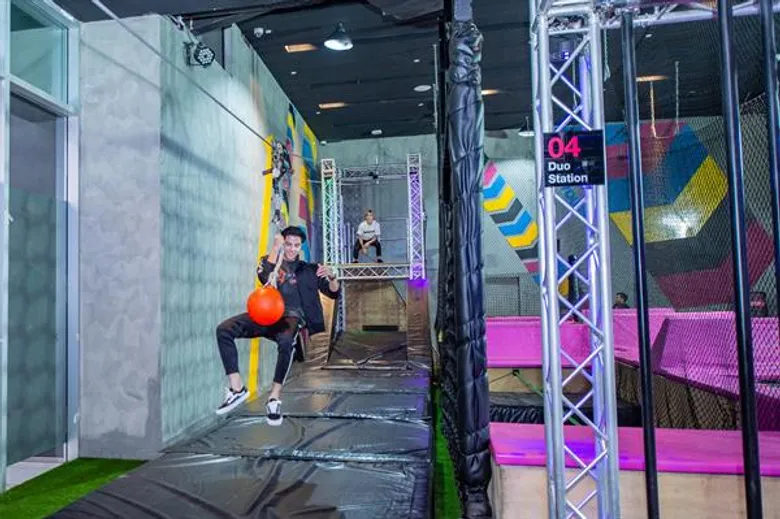 แบงค์ ธิติ แชร์เคล็ดลับออกกำลังกาย เอาใจสายเอ็กซ์ตรีมที่ Bounce Trampoline Park