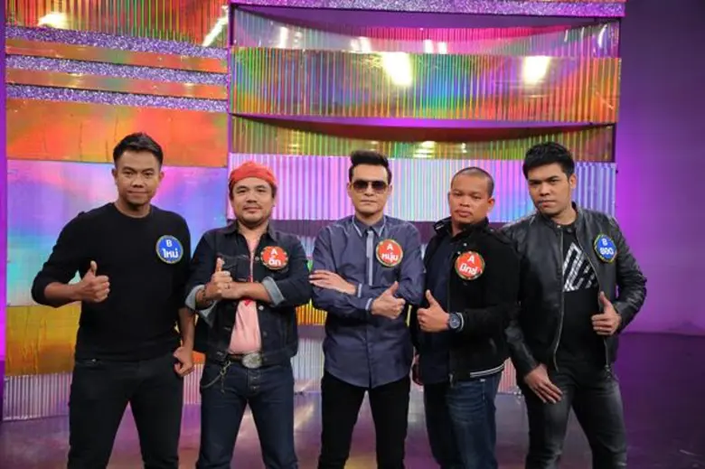 แฝดคนละฝา “ไท ธนาวุฒิ - แช่ม แช่มรัมย์” บุก!! “กิ๊กดูฯ” ควงแขนจัดเต็มความสนุกบนเวที