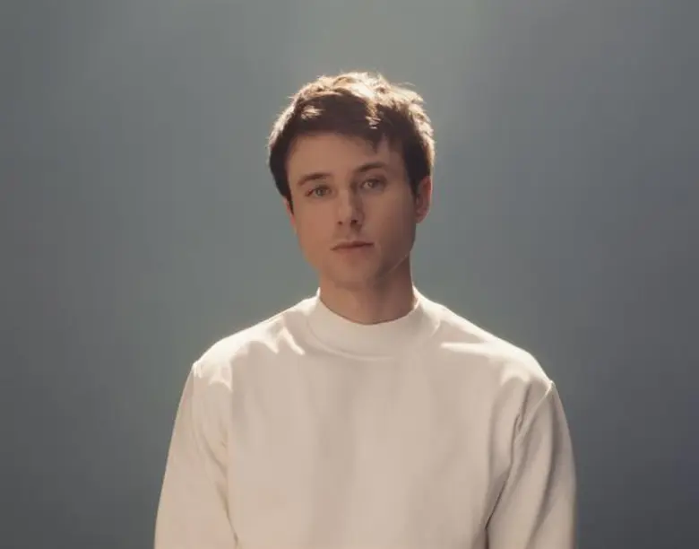 "อเล็ค เบนจามิน" Alec Benjamin โด่งดังได้...