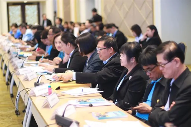 จุรินทร์ จับมือ วีรศักดิ์ ติดตามนโยบายรอบ 6 เดือน รุกแผนรองรับปัญหาราคาสินค้าเกษตร วางแนวรองรับผลผลิต พาณิชย์จังหวัดเฮ! มีโอกาสโต