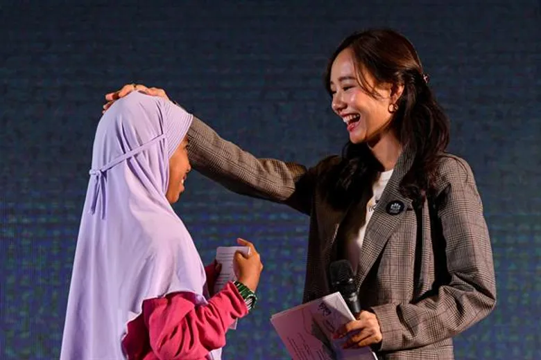 อเล็กซ์ เรนเดลล์ เปิดโครงการ #กอดป่ากอดทะเล โครงการสิ่งแวดล้อมศึกษาสุดสร้างสรรค์ ภายใต้แนวคิด “มนุษย์และธรรมชาติคือสิ่งเดียวกัน” ผนึกกำลังทุกภาคส่วน ร่วมคืนความยั่งยืนสู่ธรรมชาติ ประเดินลงพื้นกอดแห่งแรกที่ จ.กระบี่