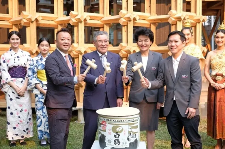 ฉลองครบรอบ 50 ปี ม.ศรีปทุม รับมอบพร้อมเปิดตัวต้นแบบ 'เรือนไม้ประหยัดพลังงาน’ JAPANESE TEA PAVILION มูลค่า 20 ล้านเยน