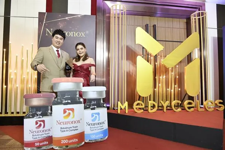 “หมอเพชร” ยกทัพทีมแพทย์ฟิออร่า คว้ารางวัลสุดยอดคลินิกระดับประเทศ