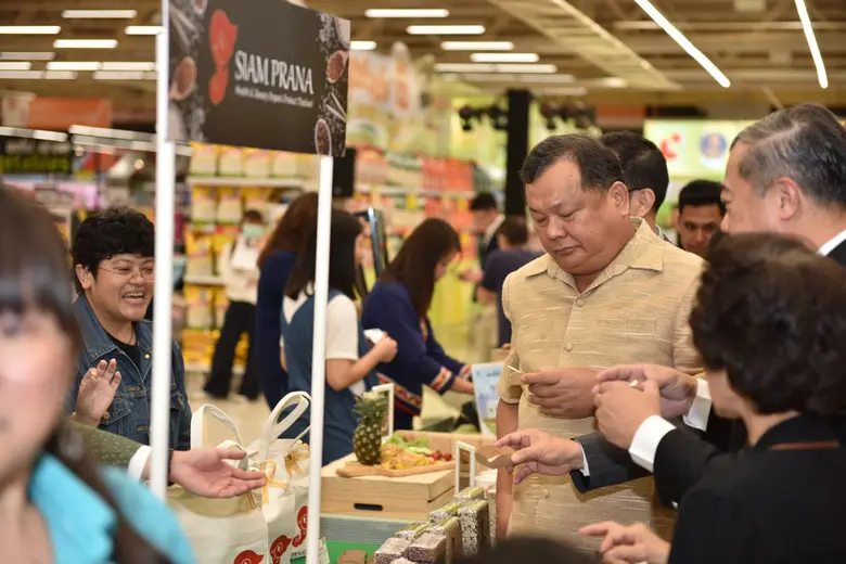 กระทรวงพาณิชย์ จับมือ บิ๊กซี จัดกิจกรรมขายข้าวราคาพิเศษ ลดค่าครองชีพผู้บริโภค