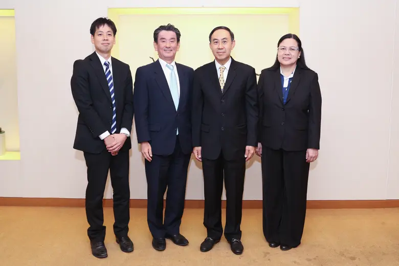 นายพิศิษฐ์ เสรีวิวัฒนา (ที่ 2 จากขวา) กรร...