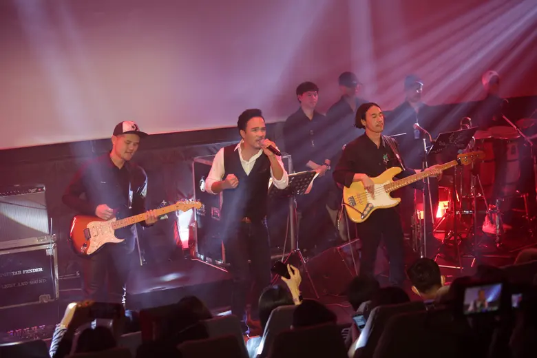 “นิวสเปคทีฟ” ฉลองครบรอบ 15 ปี เปิดค่ายเพลงน้องใหม่ “KIT MUSIC” ส่ง 7 ศิลปินคุณภาพ กับ 7 บทเพลงหลากอารมณ์ ประเดิมโปรเจคแรกในนาม “7Z (SEVEN SEAS)” พร้อมเสิร์ฟความสุข ความบันเทิงให้แฟนเพลงได้ตกหลุมรักพร้อมกันแล้ววันนี้