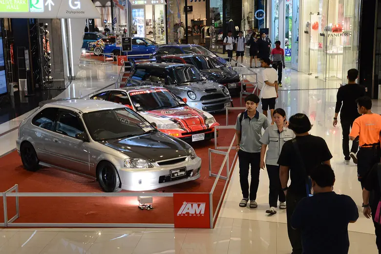 “IAM BANGKOK 2020” ยกขบวนรถแต่งแน่น ฟิวเจอร์พาร์ค และสเปลล์