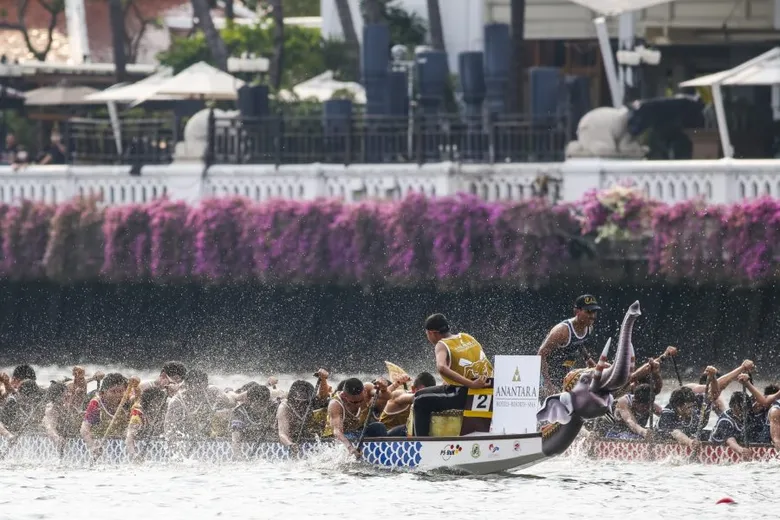 การแข่งขันเรือยาวช้างไทย และเทศกาลริมน้ำ เปิดฉากขึ้นแล้วในกรุงเทพฯ