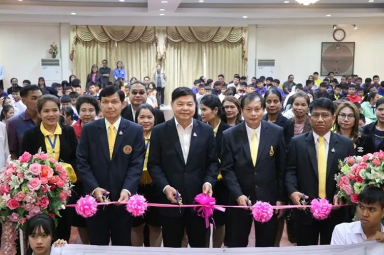 ก.แรงงาน ปูพรมฝึกเด็กยากจนทั่วประเทศ ดีเดย์เมษายนนี้