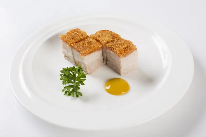 อร่อยเต็มอิ่มไปกับติ่มซำสไตล์โฮมเมดมื้อกลางวันคุณภาพรสชาติต้นตำรับ แบบรับประทานได้แบบไม่จำกัดถึง 46 รายการ ณ ห้องอาหารจีน แชงพาเลซ โรงแรมแชงกรี-ลา กรุงเทพฯ