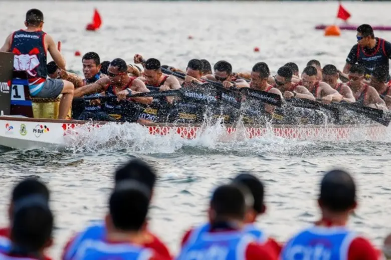 วันที่สองของ “การแข่งขันเรือยาวช้างไทยชิง...