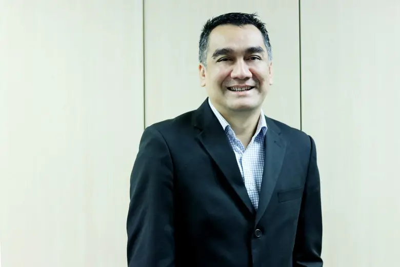 นายพรชลิต พลอยกระจ่าง รองกรรมการผู้จัดการ...