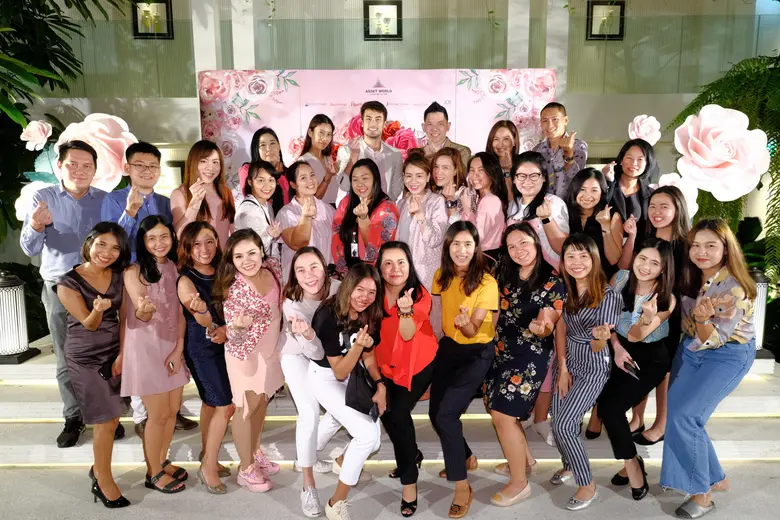 กลุ่มธุรกิจศูนย์การค้าและอาคารสำนักงานในเ...