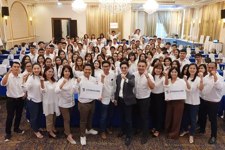 นางสาวณัฐปภัสร์ ศรีสกุลภิญโญ กรรมการผู้จั...