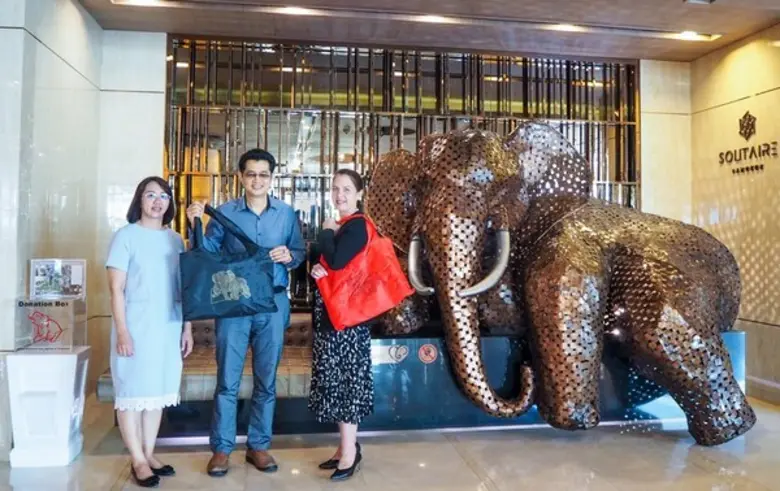 โรงแรมโซลิแทร์ กรุงเทพฯ สุขุมวิท 11 โดยคุ...