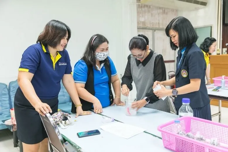 ราชภัฏโคราช เดินหน้าเต็มกำลัง อบรมทำเจลล้างมือแอลกอฮอล์ และหน้ากากผ้า ป้องกัน COVID-19