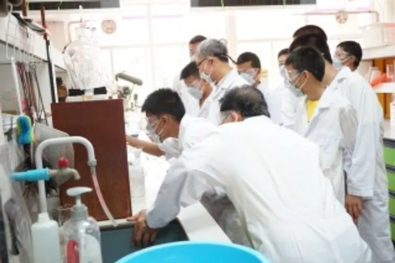 วศ.อว. เปิดห้องปฏิบัติการเคมี เสริมความรู้ นักวิจัยรุ่นเยาว์โรงเรียนเทพศิรินทร์