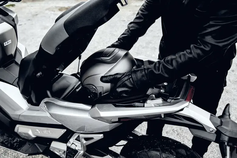 X-ADV บิ๊กสกู๊ตเตอร์สายลุย คว้ารางวัล BIKE OF THE YEAR 2020 ประเภท Best Adventure Middle Weight