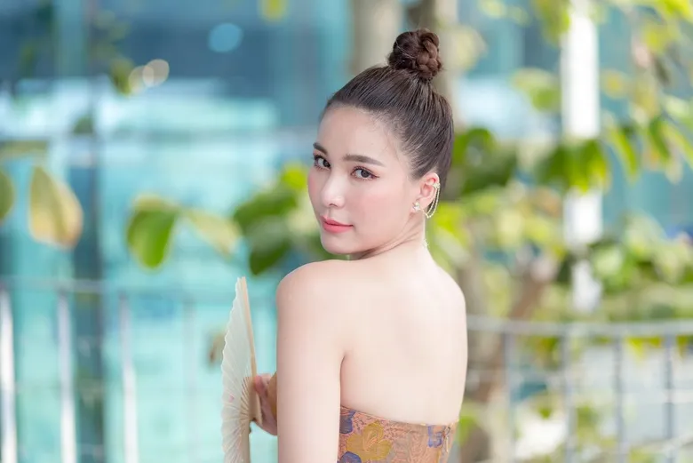 “จันจิ” ร่วมแจกโชค “บาบาร่า” ฉลอง 5 ปี รหัสแตก แจกโชค “บาบาร่า” ขูดสนั่นเมือง